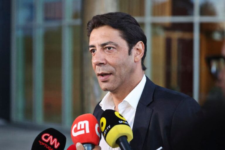 Rui Costa alimenta o sonho “não impossível” de um Benfica campeão europeu