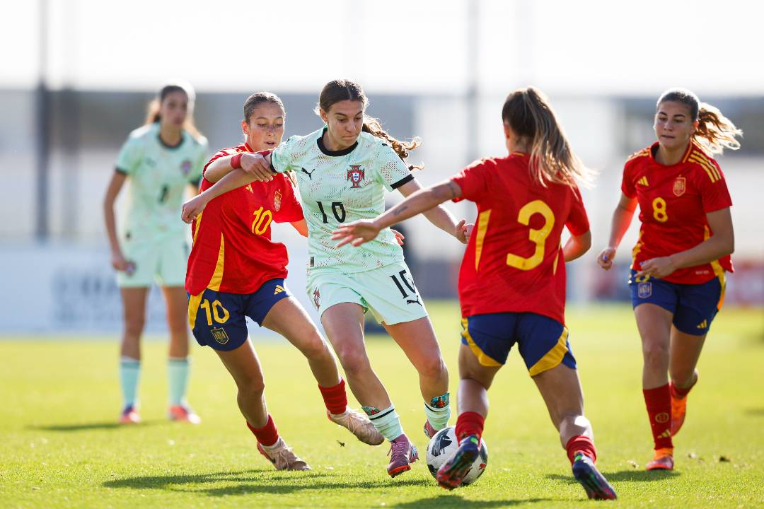 Portugal perde com Espanha na qualificação para Euro2026 feminino de sub-17