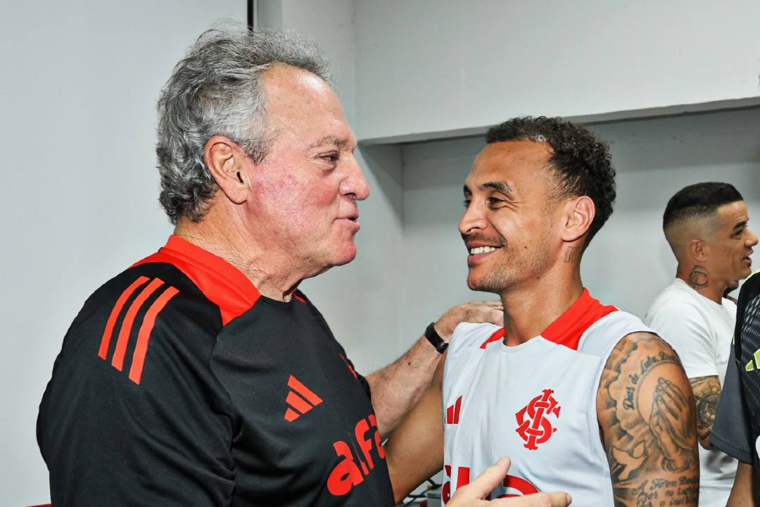 Abel Braga gera polémica: “Não quero a minha equipa a jogar de rosa, parece uma equipa de veados”
