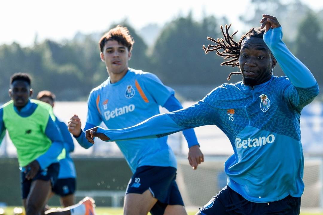 Luuk de Jong e Deniz Gül no boletim clínico do FC Porto
