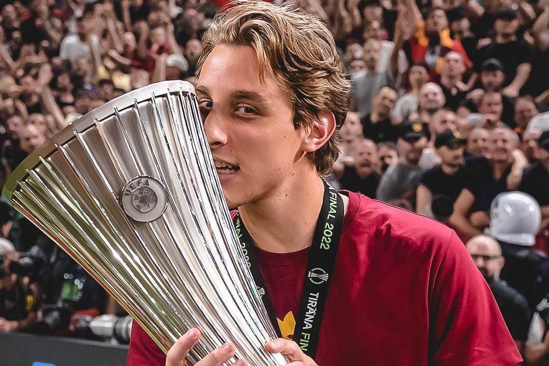 OFICIAL: Edoardo Bove rescinde com a Roma um ano depois da paragem cardíaca
