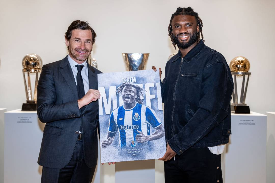 OFICIAL: FC Porto contrata Terem Moffi ao Nice por empréstimo até final da época