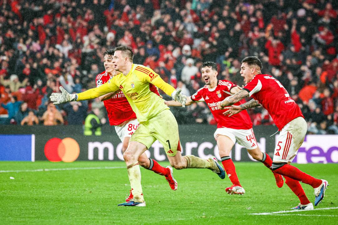 Crónica: Guarda-redes Trubin coloca Benfica no play-off no último suspiro