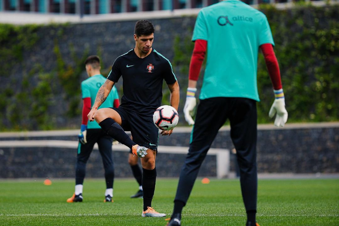 Miguel Falé é reforço do Paços de Ferreira após passagem pela Grécia