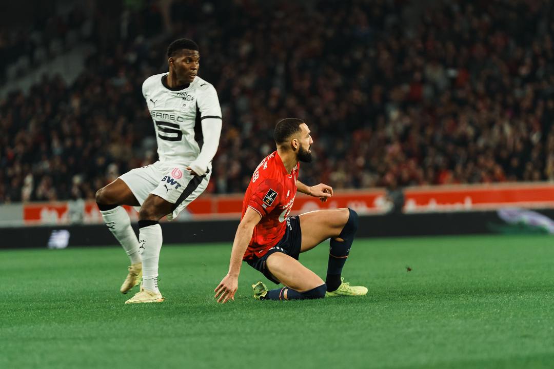 Expulsão aos 14 minutos condena Lille à derrota caseira em França