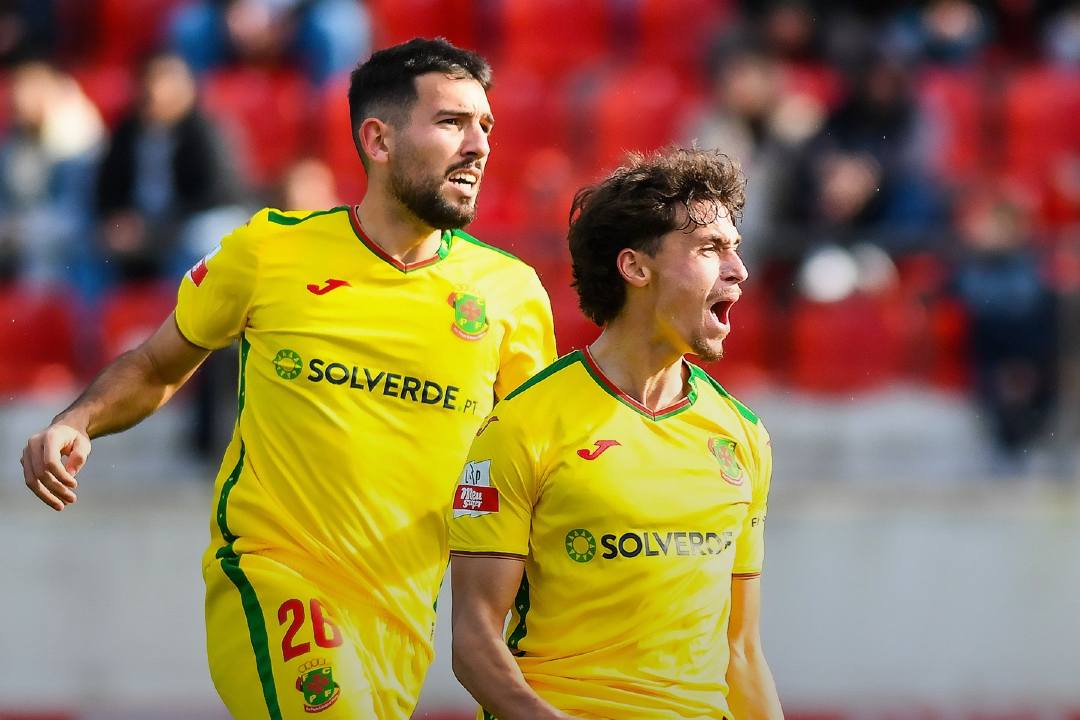 II Liga: Paços de Ferreira vence Penafiel em dérbi com reviravolta