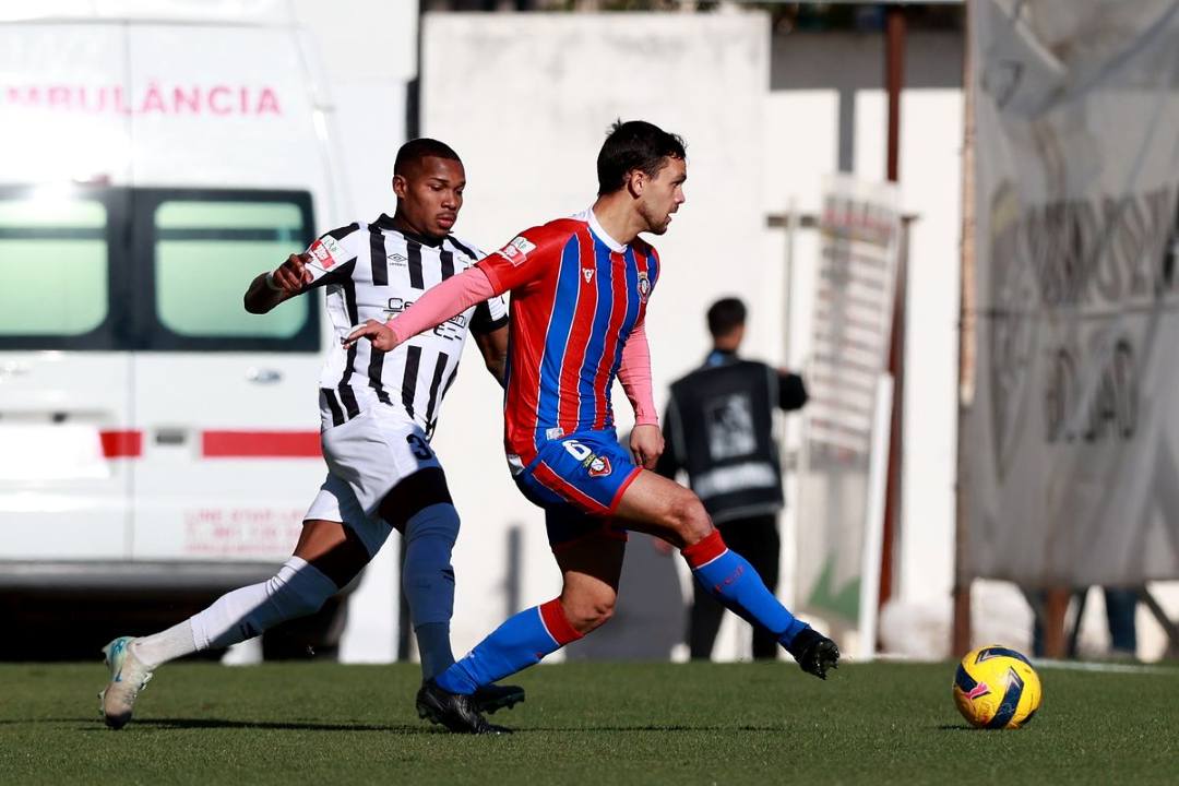 II Liga: Felgueiras domina mas falha vitória em Portimão