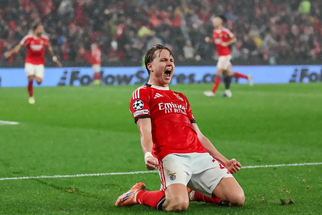 Schjelderup eleito o melhor da semana na Liga dos Campeões