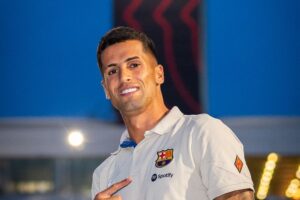 Mercado: João Cancelo passa exames médicos e vai ser apresentado no FC Barcelona