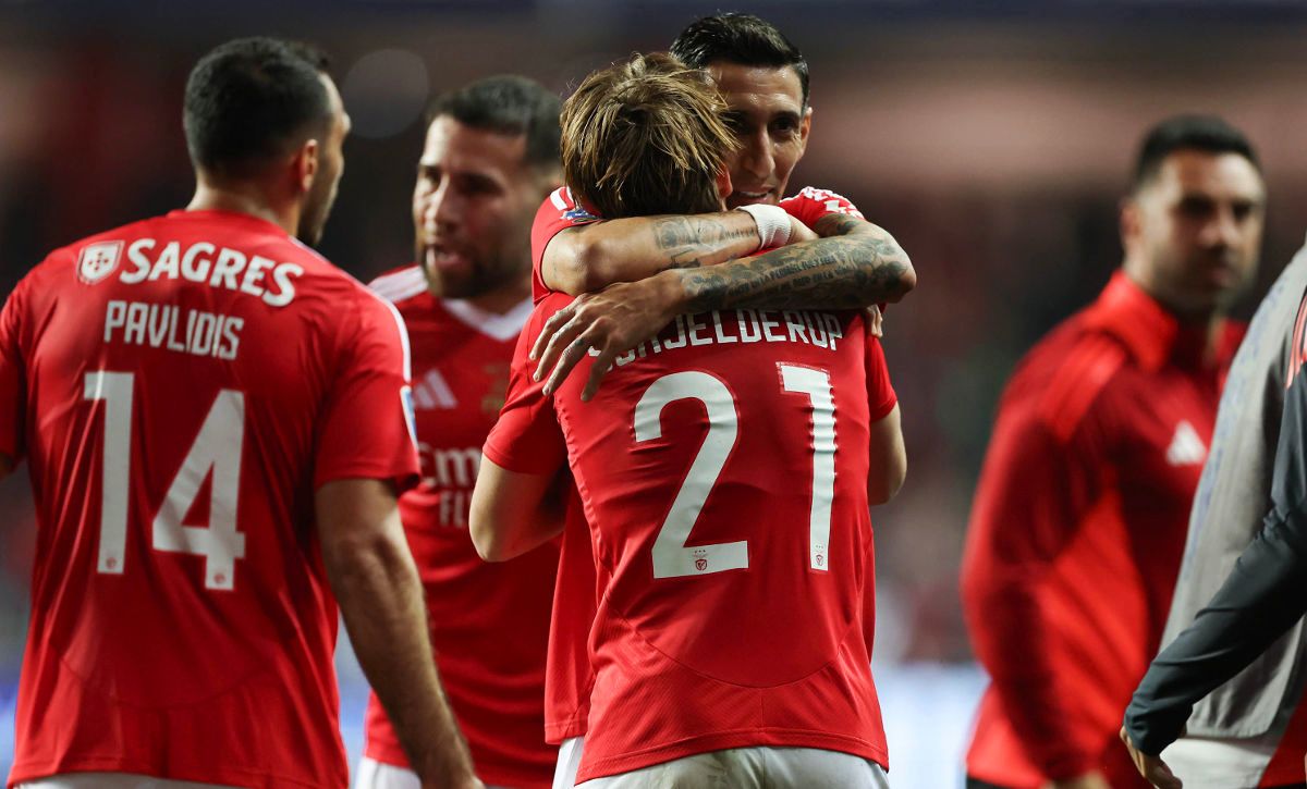 Benfica supera Farense com reviravolta e avança para os quartos de final da Taça de Portugal
