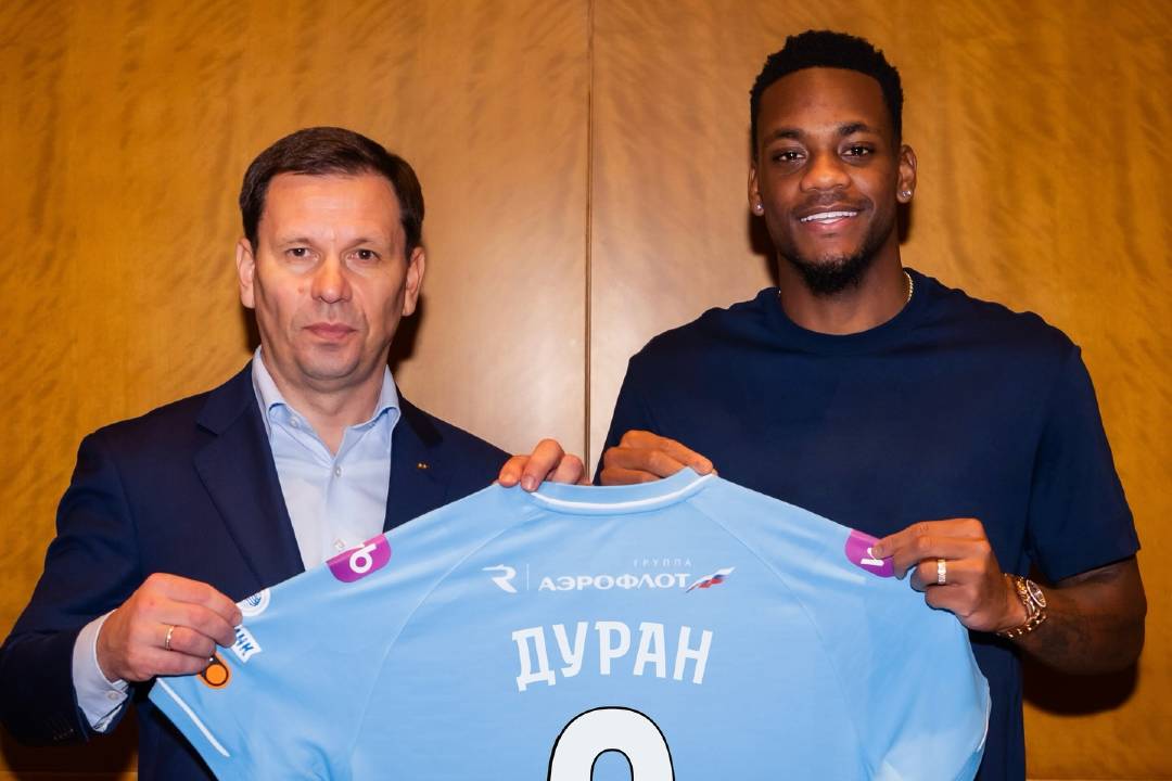 OFICIAL: Al Nassr empresta Jhon Durán ao Zenit até final da época