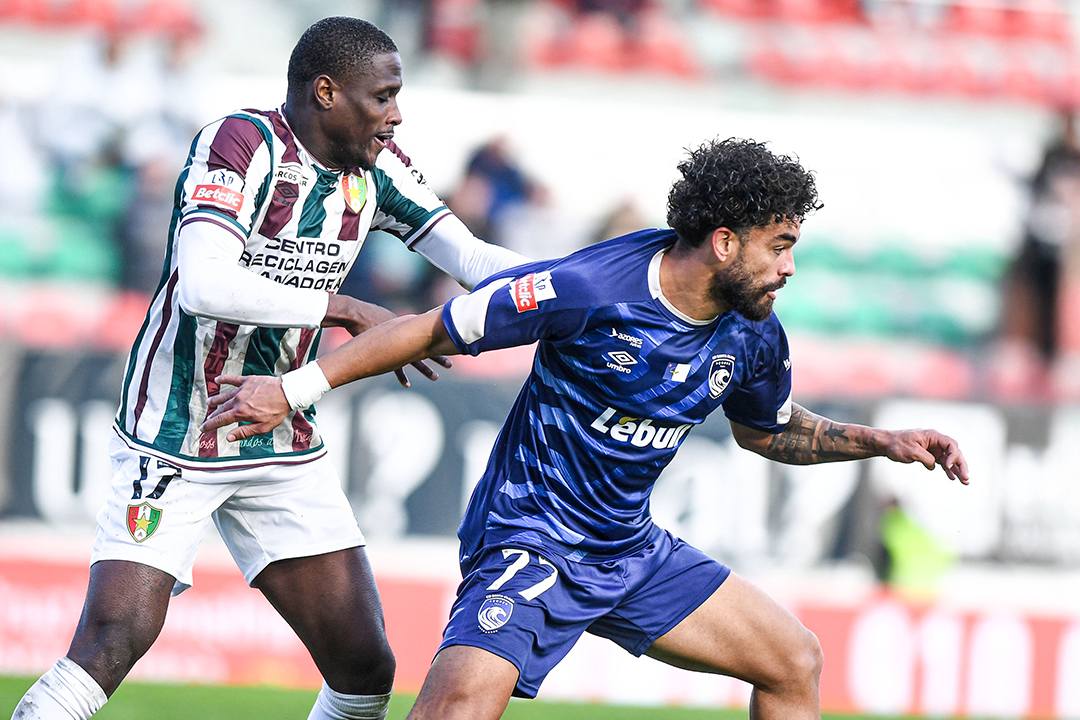 I Liga: Estrela da Amadora vence Santa Clara na estreia de Petit nos açorianos