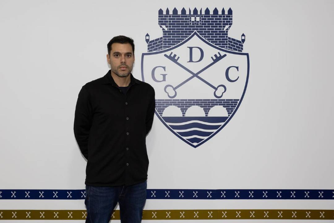 Chaves oficializa saída de Filipe Martins e contratação do técnico Vítor Martins