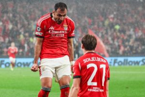 Lenda do Benfica admite: "Ontem o Benfica recuperou a sua identidade, a sua história"