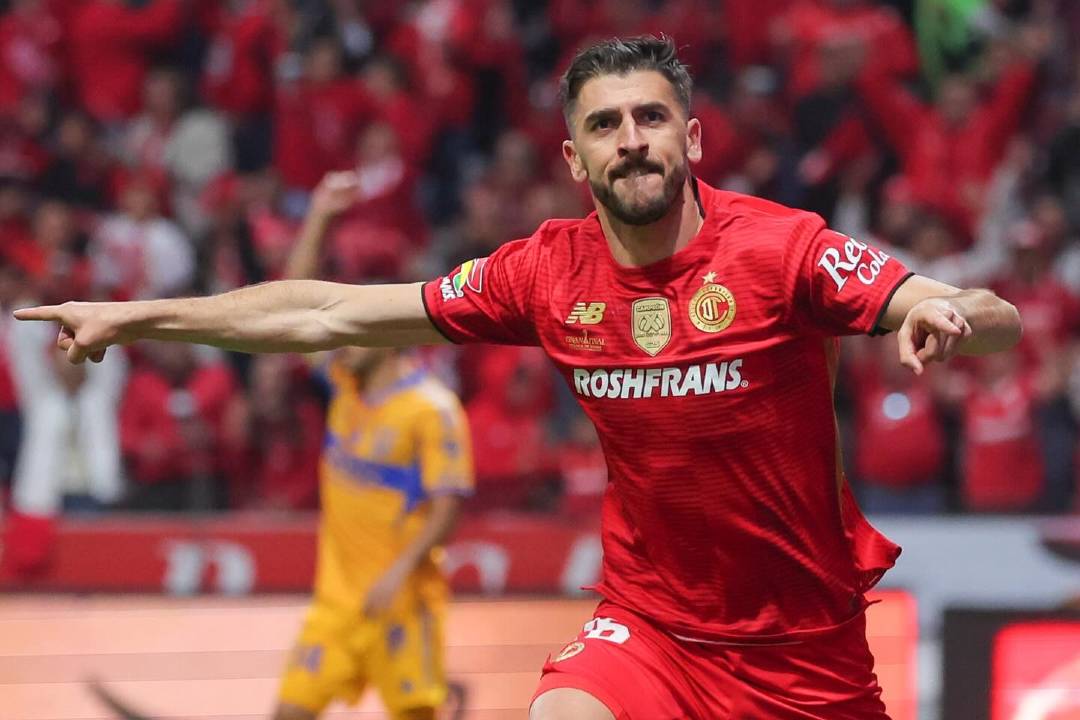 Paulinho marca no triunfo do Toluca no Torneio Abertura do México