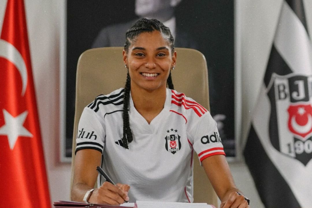 Lara Pintassilgo vive “normalidade” no Besiktas apesar de tensão