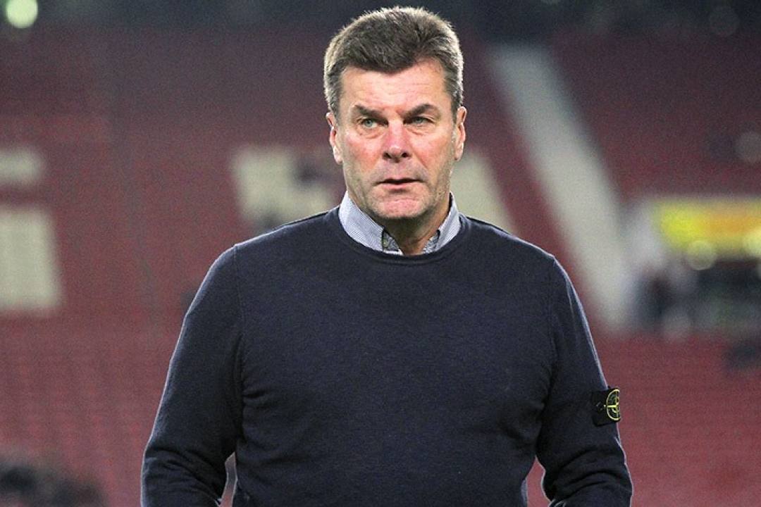 OFICIAL: Treinador Dieter Hecking regressa ao Wolfsburgo para tentar evitar descida