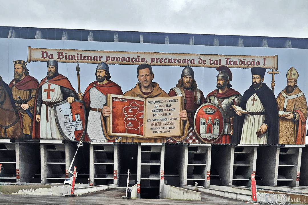 Braga exibe ‘Muralha da Liberdade’ no exterior do estádio após veto da PSP