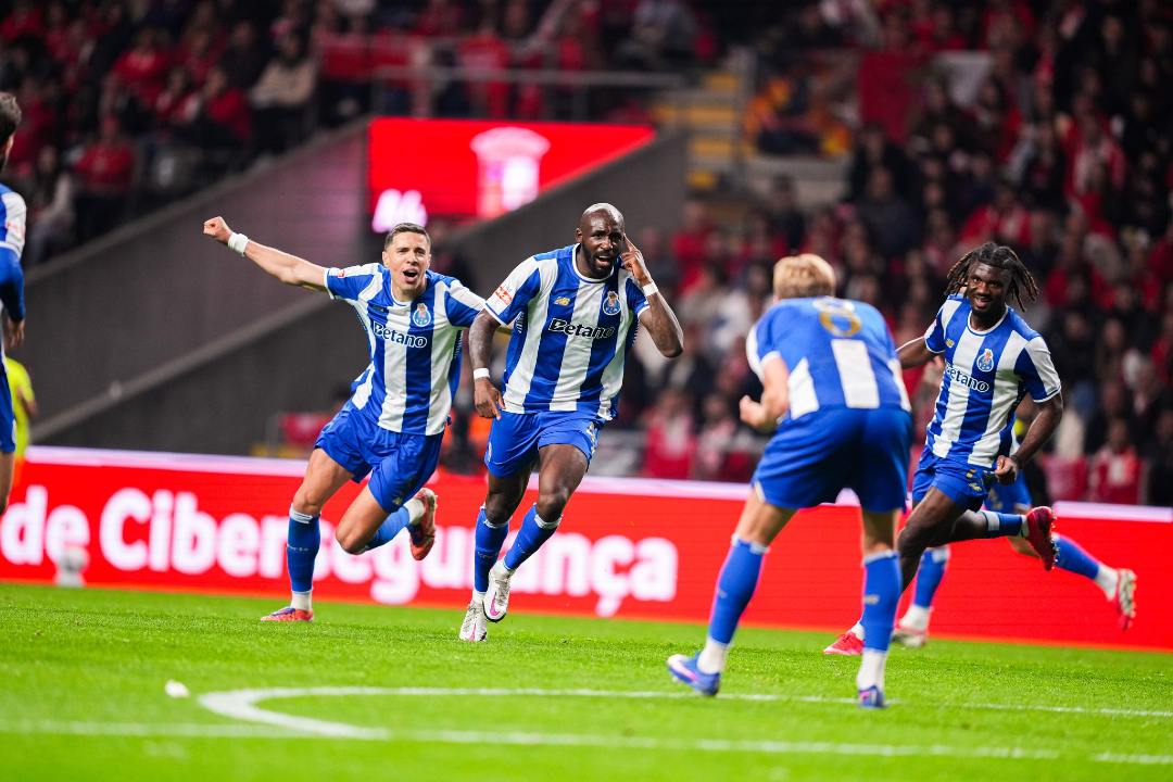 Síntese: FC Porto vence em Braga com reviravolta e fica mais perto do título