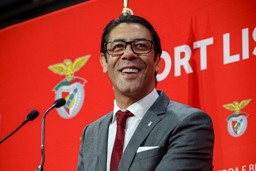 Candidatura de Rui Costa defende presidente do Benfica na transferência de Conti