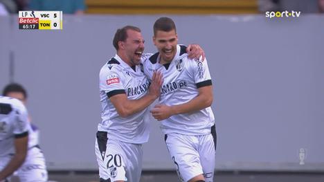 Liga Portugal Betclic: V. Guimarães vs Tondela, Golo 5-0 João Miguel Mendes (g.p.) (2025-2026)
