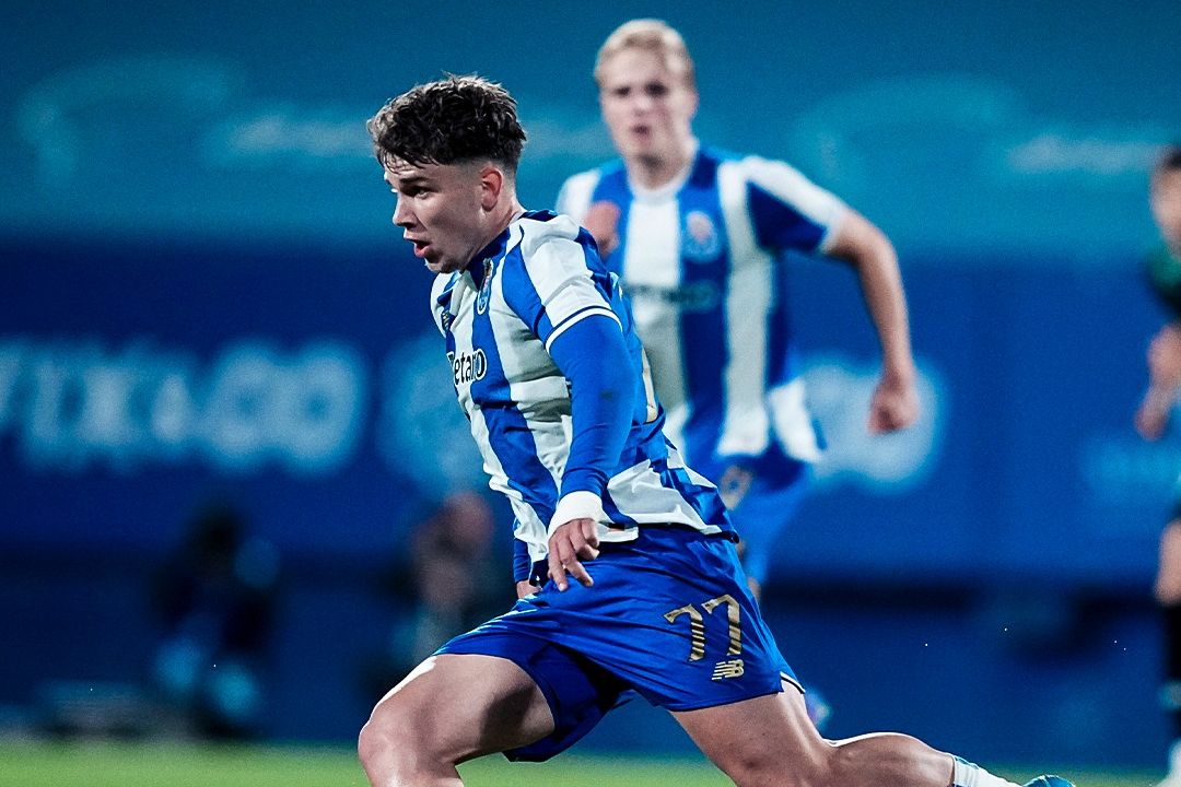 FC Porto vence Estoril por 3-1 e mantém margem de cinco pontos para o Sporting