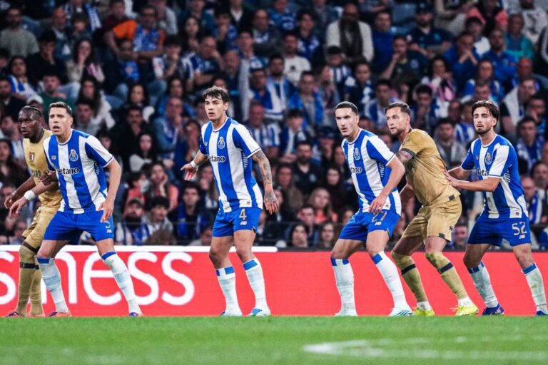 “Penálti por marcar” e “Liga da farsa”: empate do FC Porto gera onda de críticas