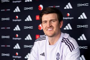 Harry Maguire renova contrato com o Manchester United até 2027