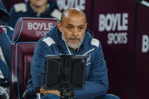 West Ham cai nos penáltis após reviravolta épica frente ao Leeds