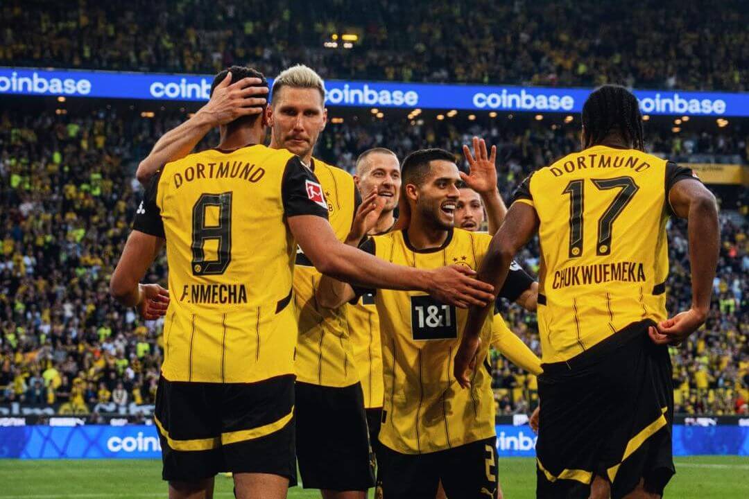 Borussia Dortmund vence Monchengladbach e isola-se no segundo lugar da Bundesliga