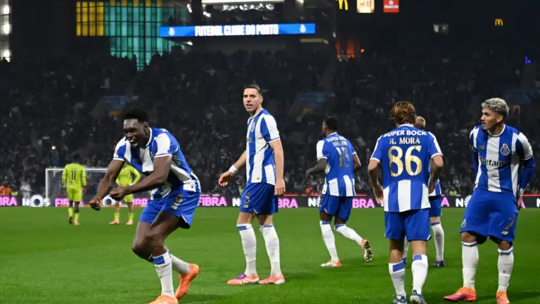 No Dragão, Marco Silva assume erros e aborda clima da arbitragem